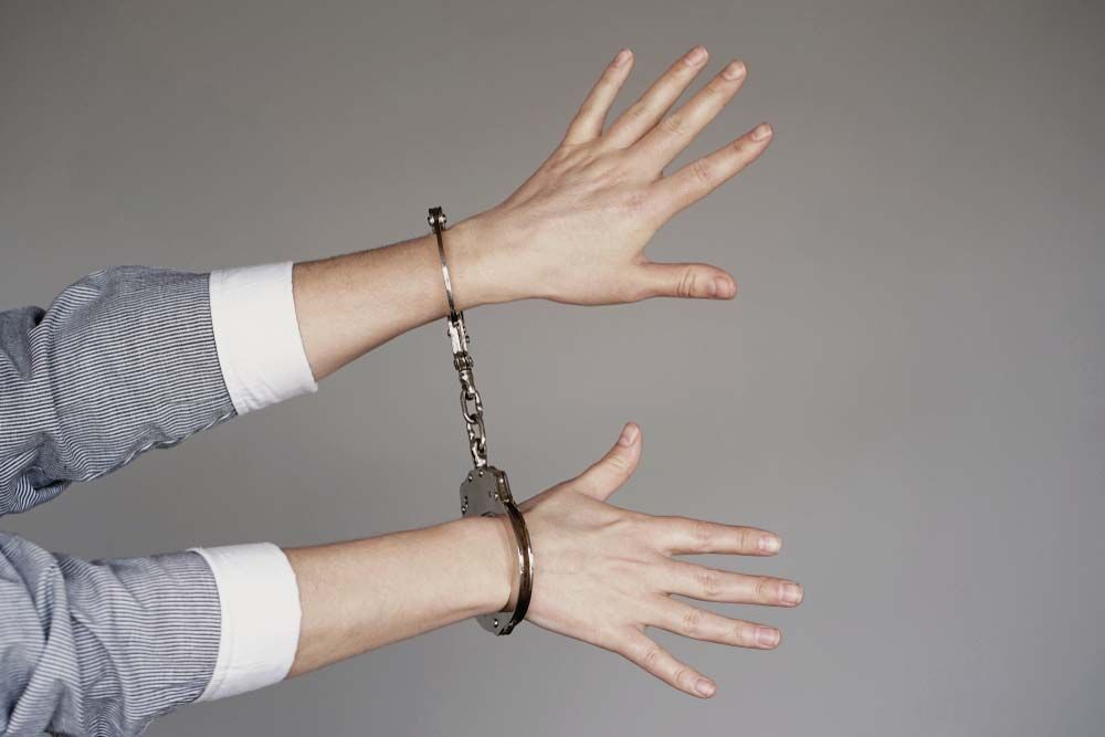 구속 통지를 받으면 국선변호사를 찾으세요!