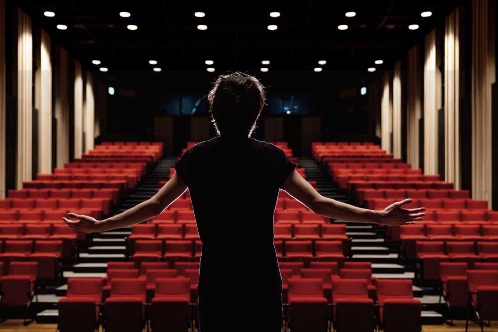 엔터전문변호사,연예인 전속계약해지 수억원 위약벌 전액 방어 성공