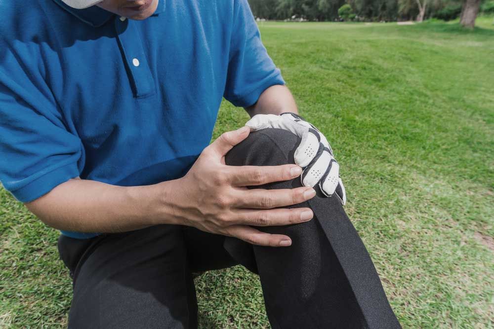 우측 슬관절 관절염을 앓던 근로자가 요양급여불승인받은 사례