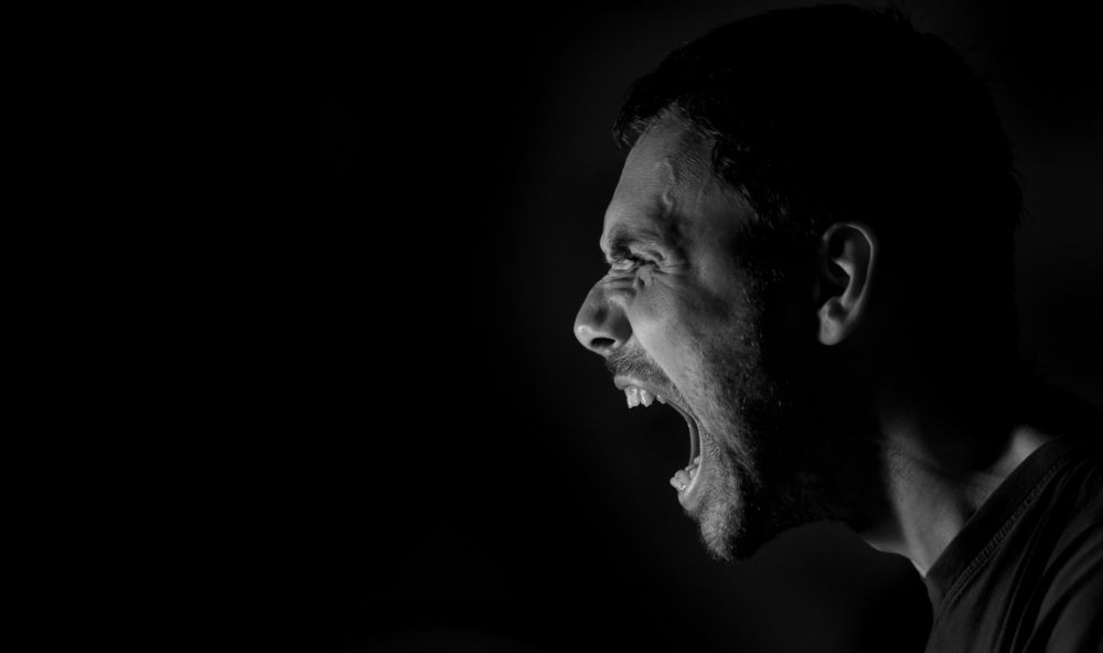 이혼 협박하는 배우자로부터 가정을 지키는 방법