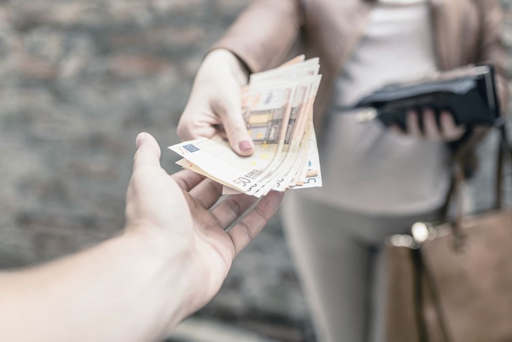 상속포기하는 조건으로 상속인간 현금거래 괜찮을까